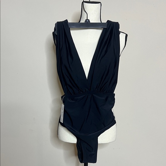 Cupshe Other - 🩱🏊‍♀️🤿⛱️NWT Cupshe Black Deep V-Neck Body Swimsuit